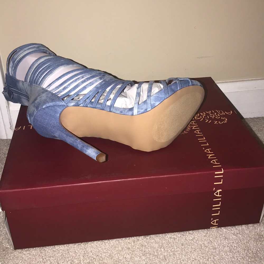 High heel denim caged scandal - Picture 4 of 4
